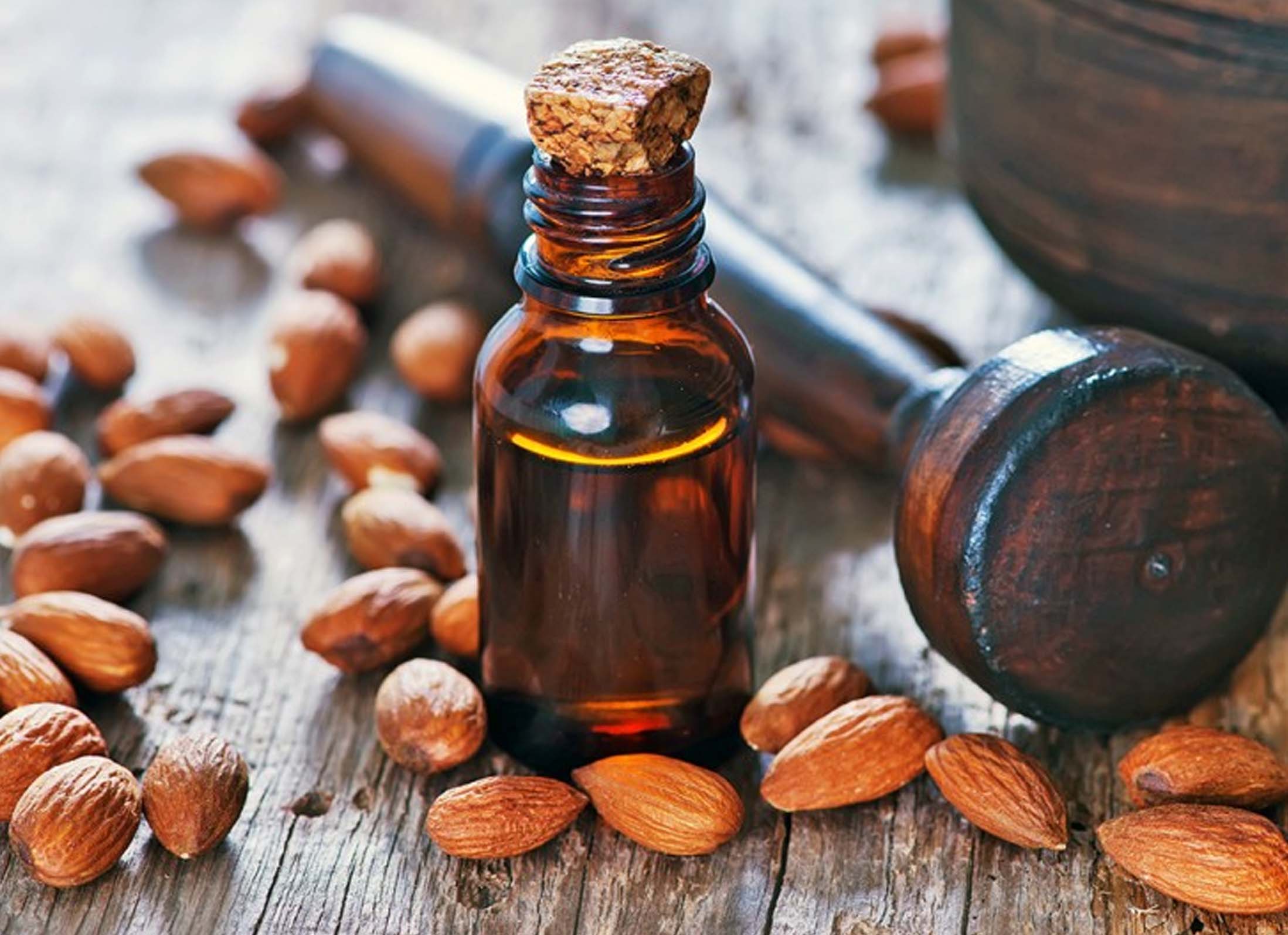 روغن بادام تلخ برای مو