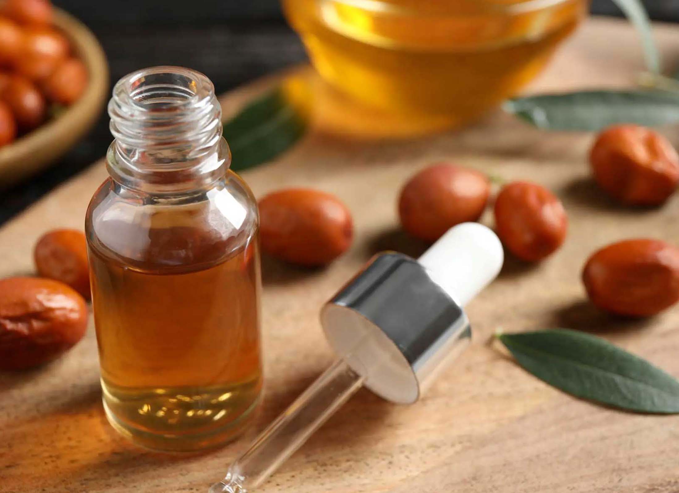 خواص روغن جوجوبا برای پوست