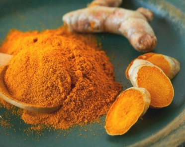 خواص زردچوبه برای پوست
